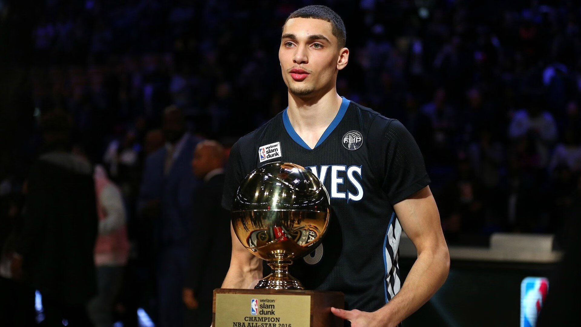 _猛龙队防守严密，成功遏制对手攻势_，猛龙队伍